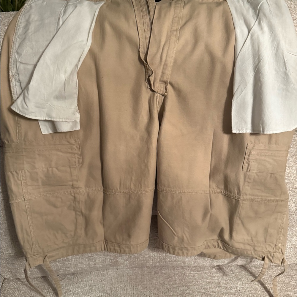Cargo Beige Shorts - Picture 6 of 7